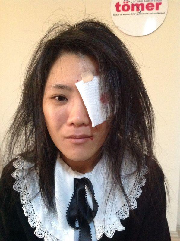 Kadına şiddete makyajlı eylem