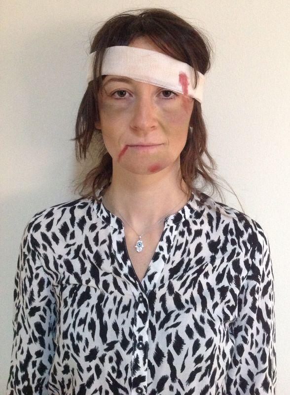 Kadına şiddete makyajlı eylem