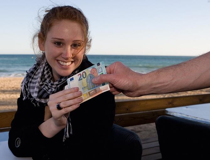 Yeni 20 euroluk banknotlar piyasada