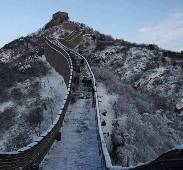 Çin Seddi beyaza büründü