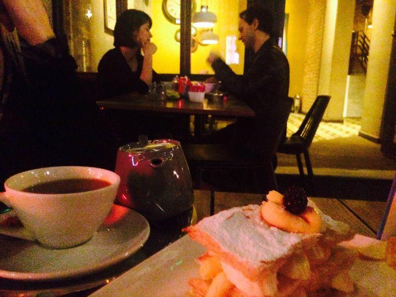 Duman'ın solisti Kaan Tangöze sevgilisiyle yakalandı