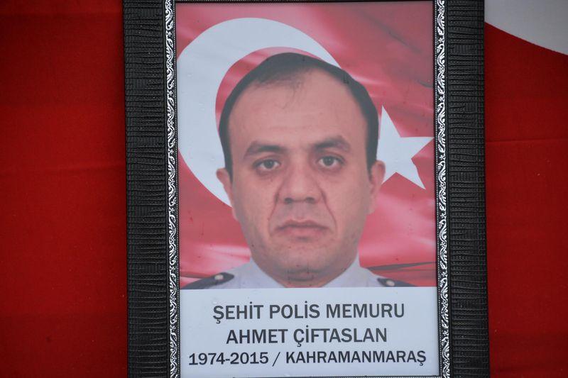 Şehit polisler son yolculuğuna uğurlandı