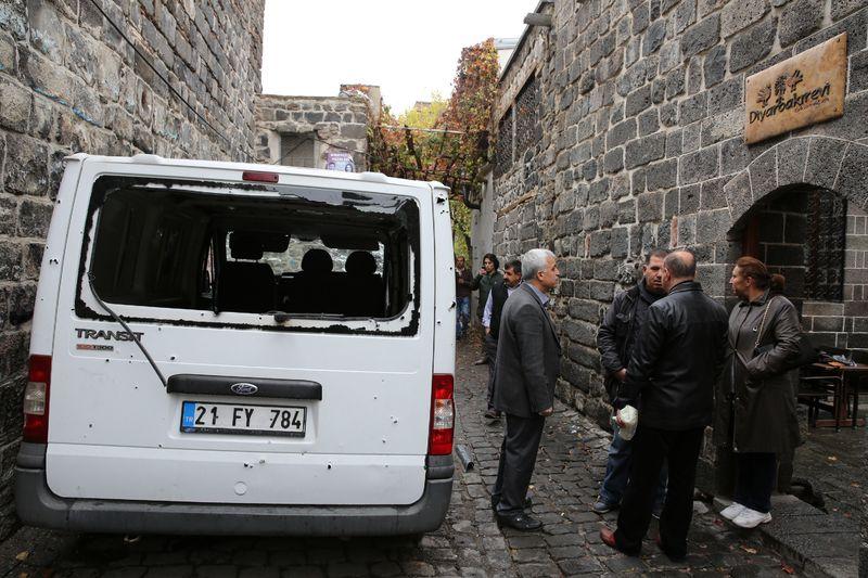 PKK'lılar inceleme yapan savcıya ateş açtı