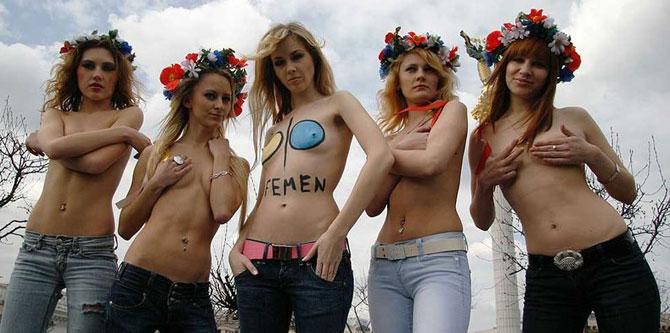 Türk FEMEN Can Dündar için soyundu