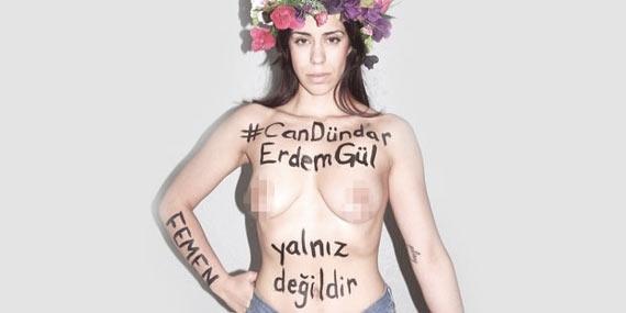 Türk FEMEN Can Dündar için soyundu