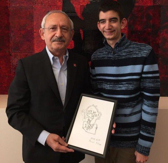 Kılıçdaroğlu, karikatürünü çizen Remzi ile tanıştı