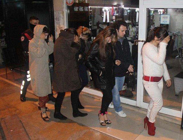 Şanlıurfa'da 50 Suriyeli konsomatris yakalandı