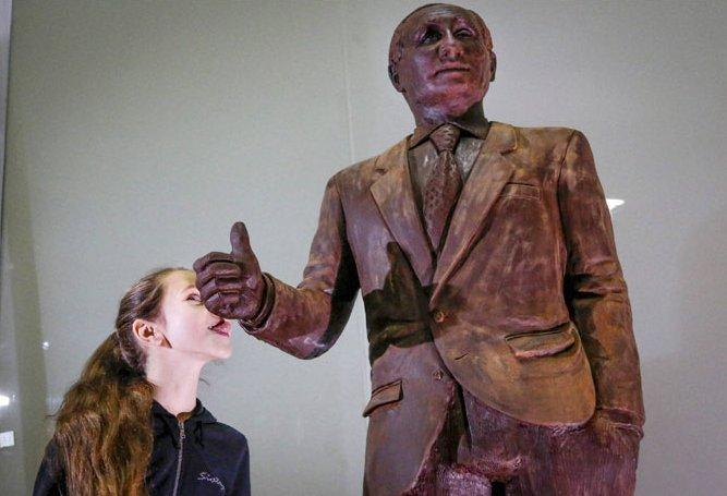 Rusya'da çikolatadan Putin yaptılar