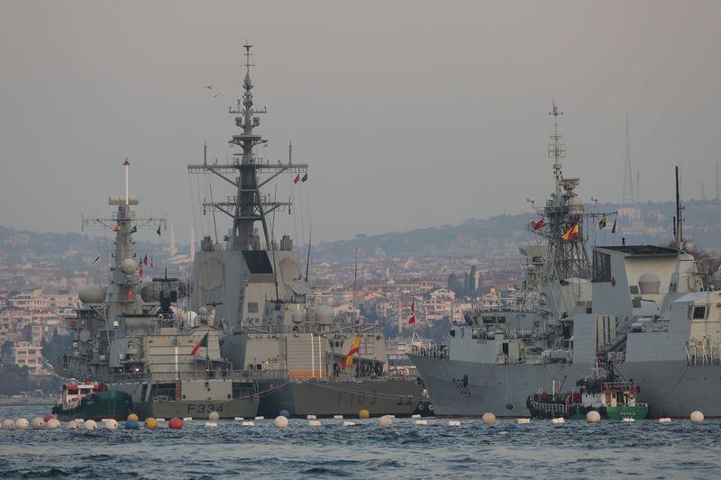 NATO gemileri Sarayburnu'nda