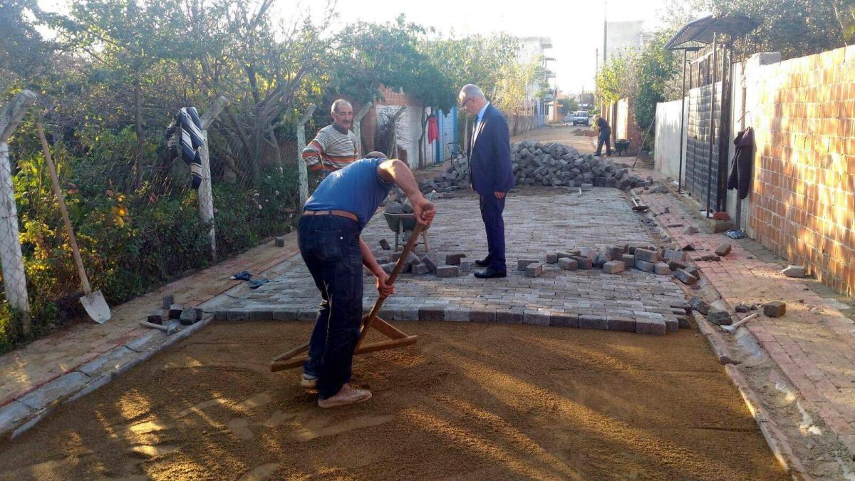 Aydın'ın İncirliova ilçesi çamurdan kurtuldu