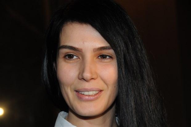 Hatice Şendil makyajsız