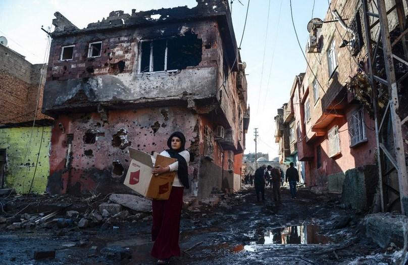 HDP'lilerin Nişantaşı'sında özyönetimcilik oynamak yasak