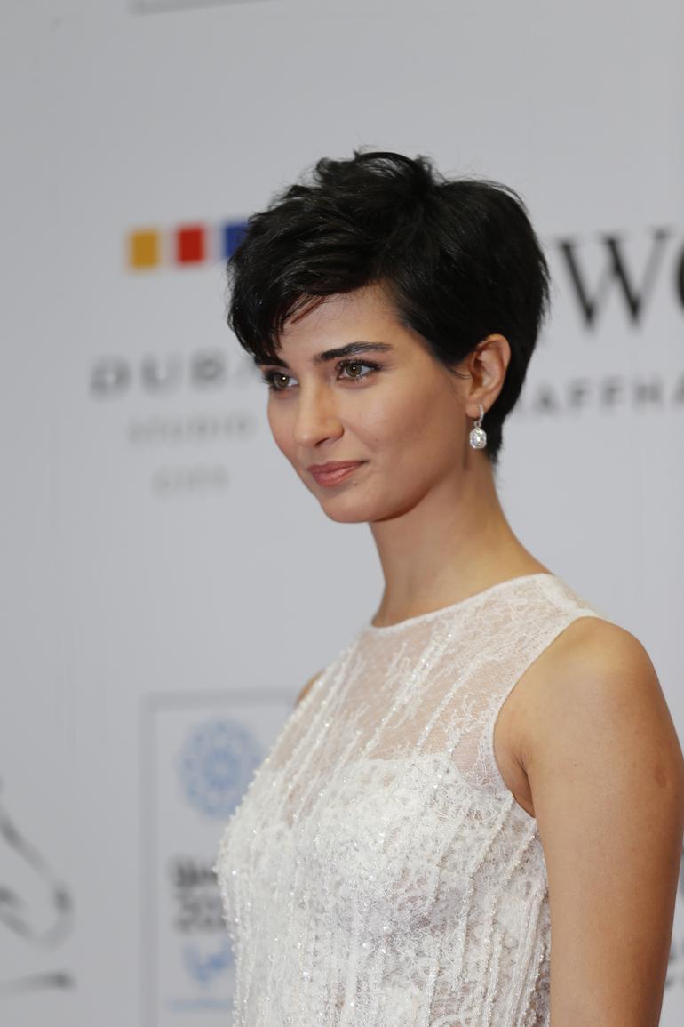 Tuba Büyüküstün'e büyük ilgi