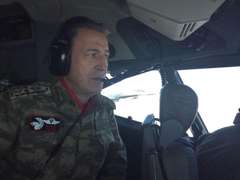 Orgeneral Akar, görev uçuşuna katıldı