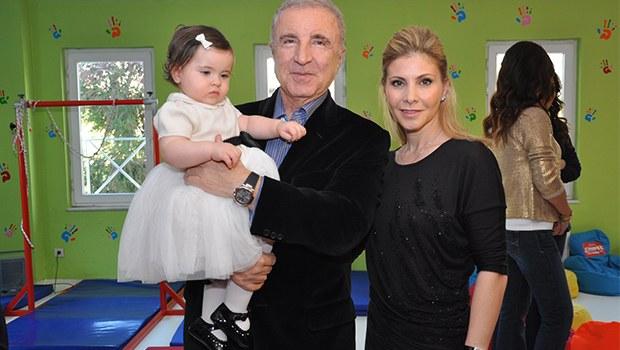 Ünal Aysal'ın yeni sevgilisi