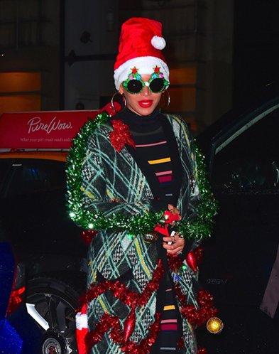 Beyonce Noel partisinde eğlendi