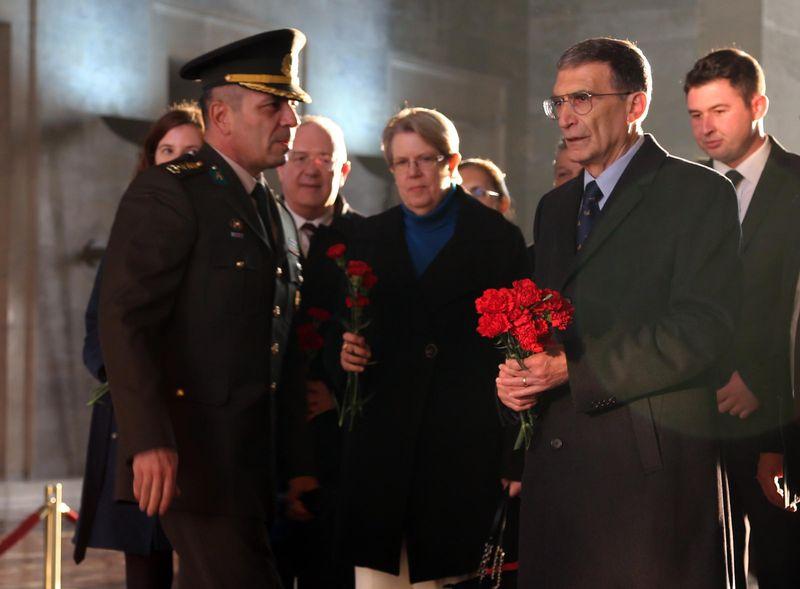 Aziz Sancar Anıtkabir'e gitti