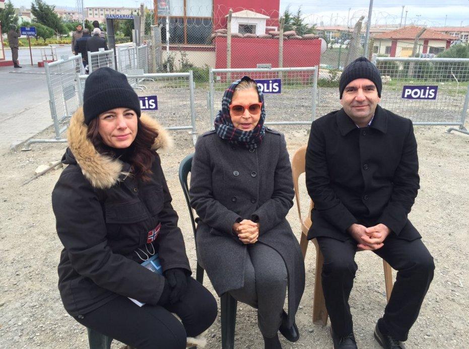 Nazlı Ilıcak Silivri'de umut nöbetinde