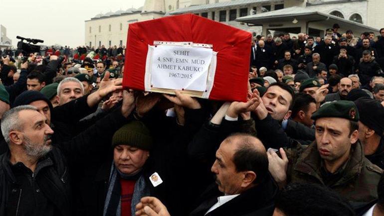 Şehit kızı özel harekat montuyla ısındı