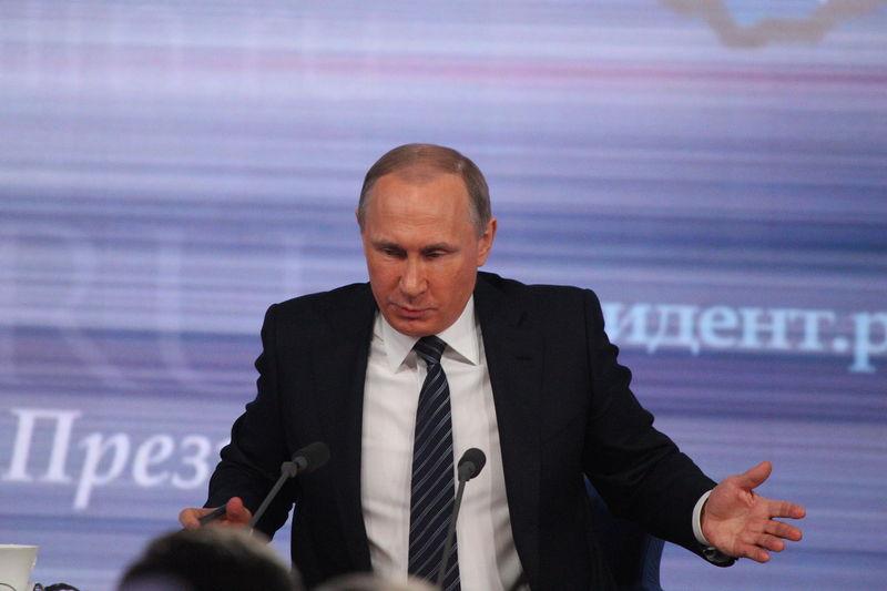 Donald Trump Putin'in övgülerine cevap verdi