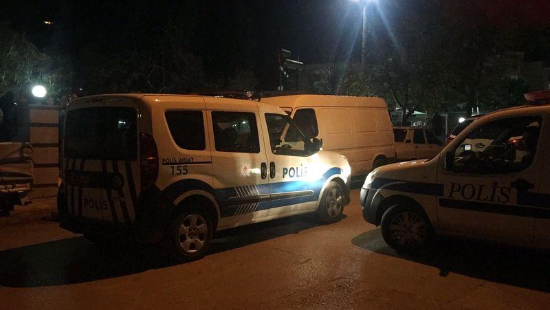 Cami hoparlöründen Tatlıses'in şarkısını çaldırdılar