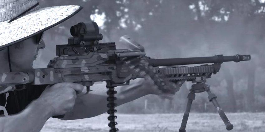 iPhone 6S'i makineli tüfekle vurdular