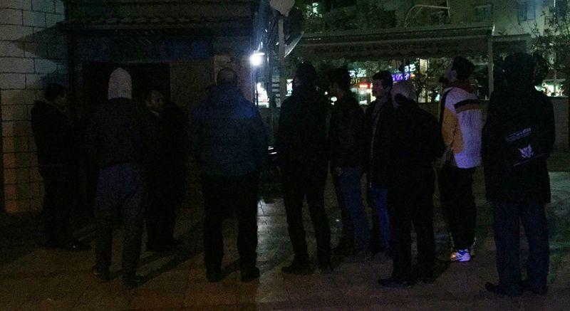 Cami hoparlöründen Tatlıses'in şarkısını çaldırdılar