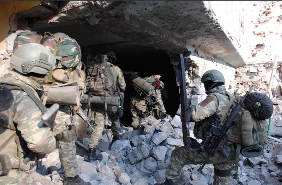 PKK okulları önce karargah yaptı sonra yaktı