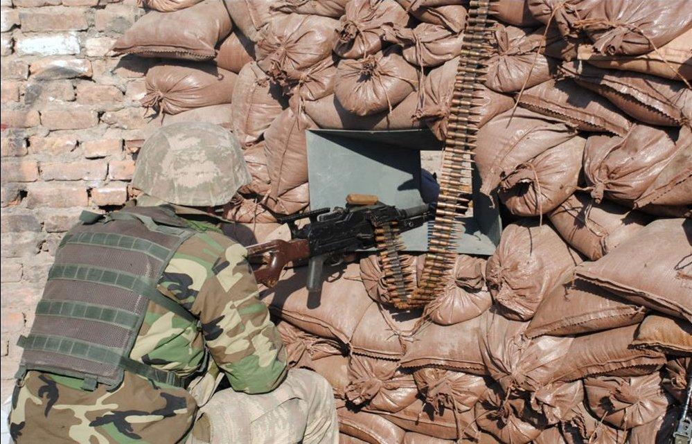 PKK okulları önce karargah yaptı sonra yaktı