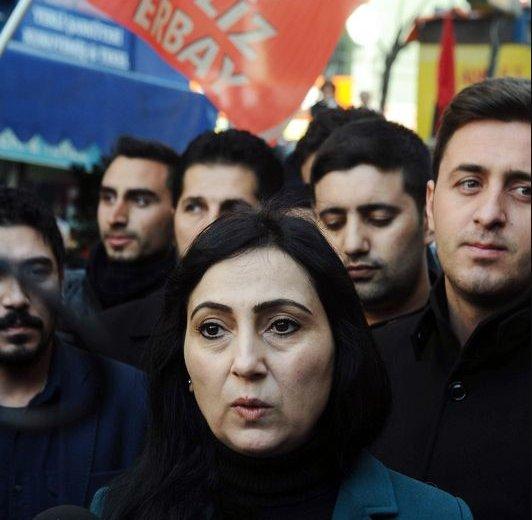 Figen Yüksekdağ teröristin cenazesine katıldı