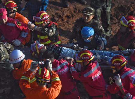 67 saat sonra heyelandan sağ kurtarıldı