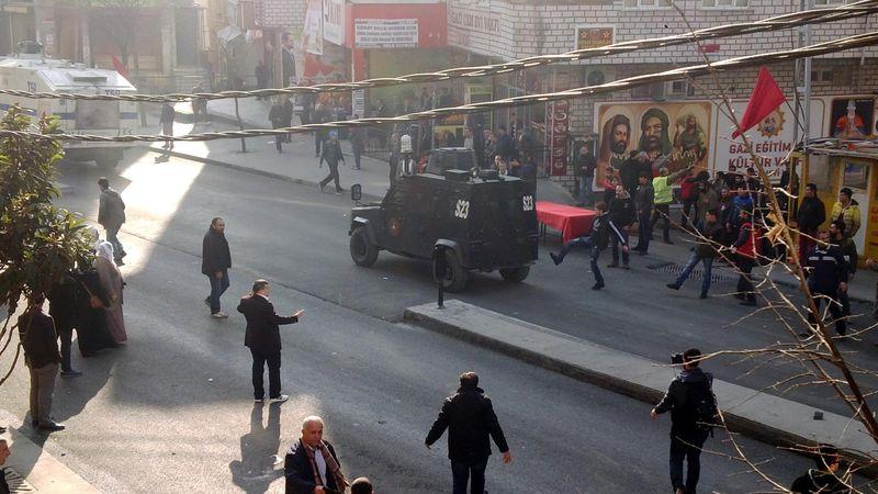 Figen Yüksekdağ teröristin cenazesine katıldı