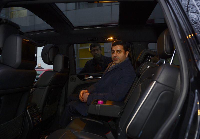 Demirtaş Moskova'da HDP ofisini açamadı
