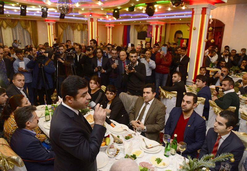 Demirtaş Moskova'da HDP ofisini açamadı