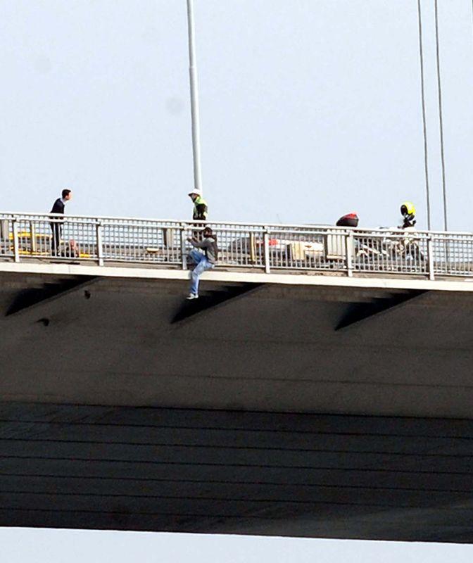 Cumhurbaşkanı Erdoğan intihar girişimini durdurdu