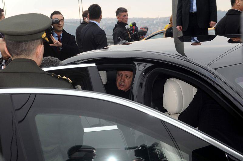 Cumhurbaşkanı Erdoğan intihar girişimini durdurdu