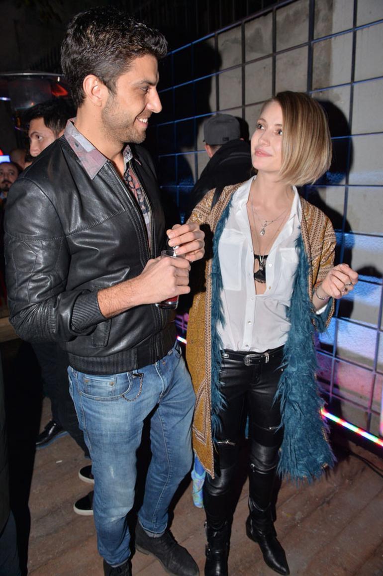 Yasemin Allen'ın cesur kıyafeti