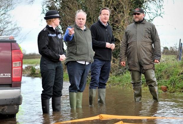 İngiltere sele teslim oldu