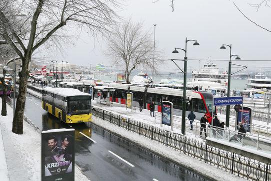 İETT'nin yılbaşı günü yapacağı otobüs ek seferleri