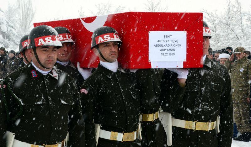 Cizre ve Sur'da şehit olan askerler için tören