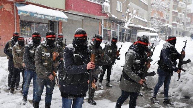 PKK çocuklarla şov yaptı