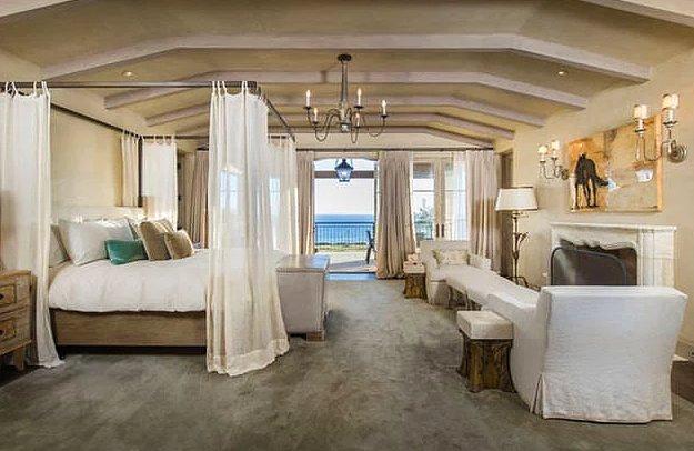 Lady Gaga Malibu'dan harika bir ev satın aldı