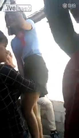 Çin'de akıl almaz düğün geleneği