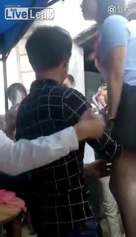 Çin'de akıl almaz düğün geleneği