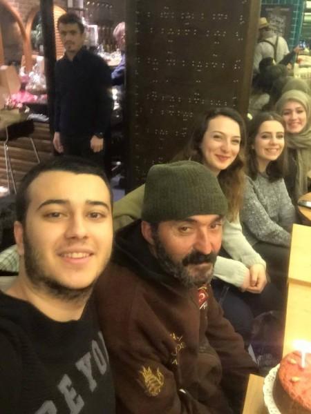 Kağıt toplayıcısına doğum günü sürprizi