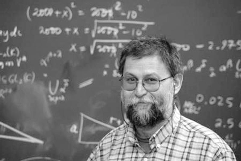 Ali Nesin liseliler için matematik kitabı yazıyor