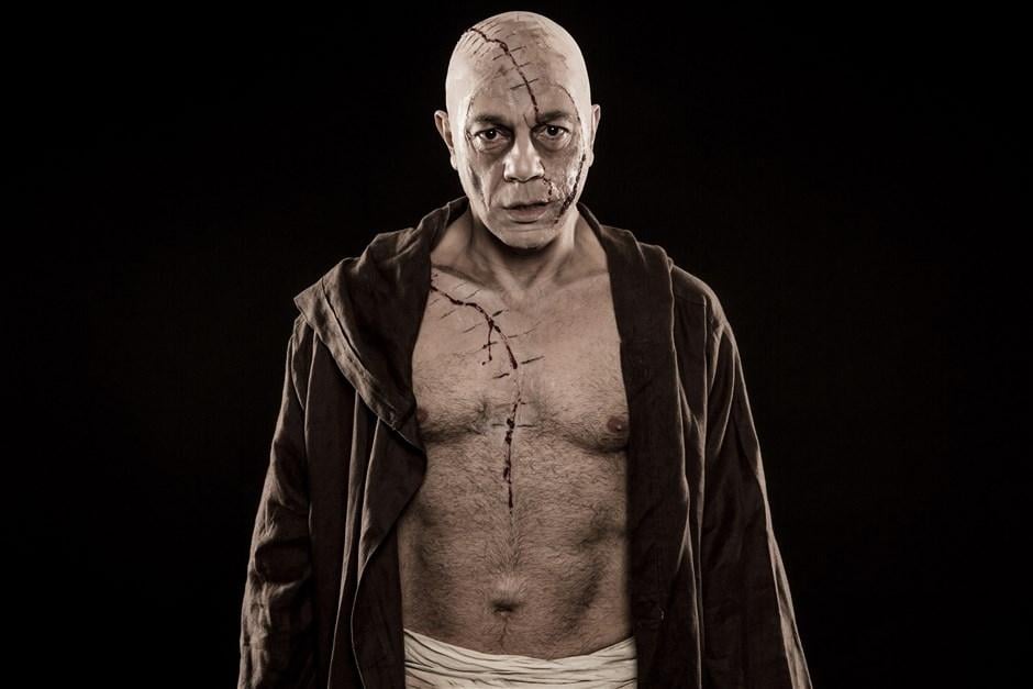 Demirören tiyatroya gitti