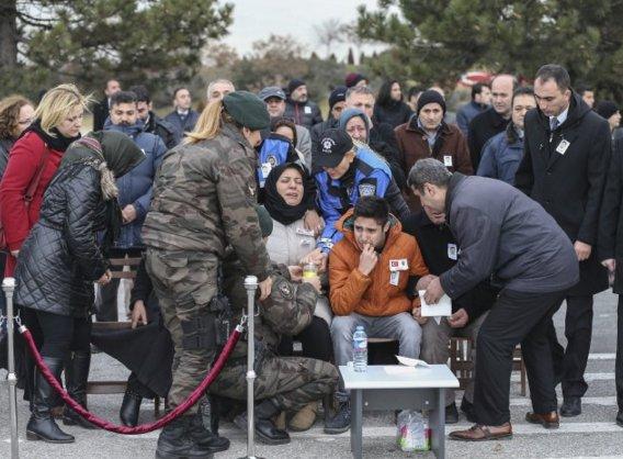 Şehit Ayhan Demirel'i 6 bin kişi uğurladı