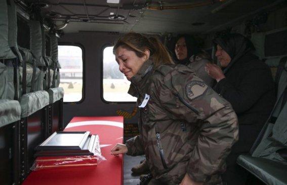 Şehit Ayhan Demirel'i 6 bin kişi uğurladı