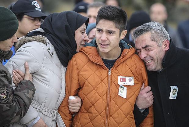 Şehit Ayhan Demirel'i 6 bin kişi uğurladı